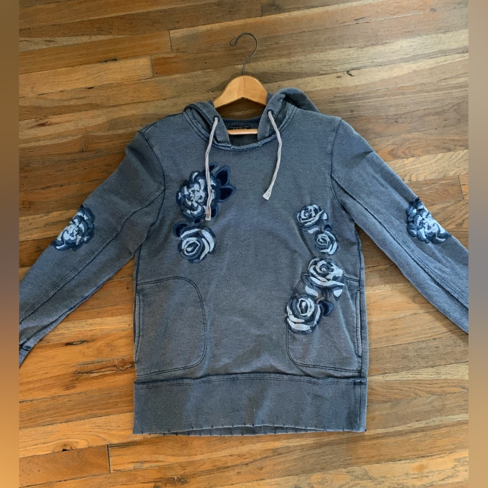 Lucky Brand Flower Appliquéd Pull Over Sweatshirt